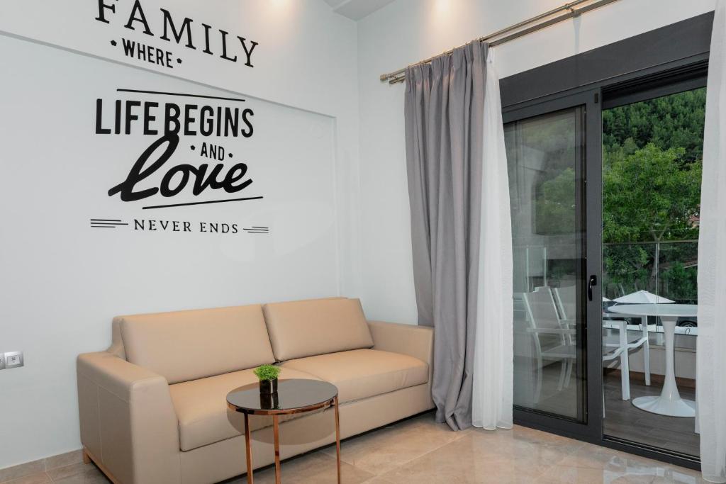 B&D Luxury Suites - 16