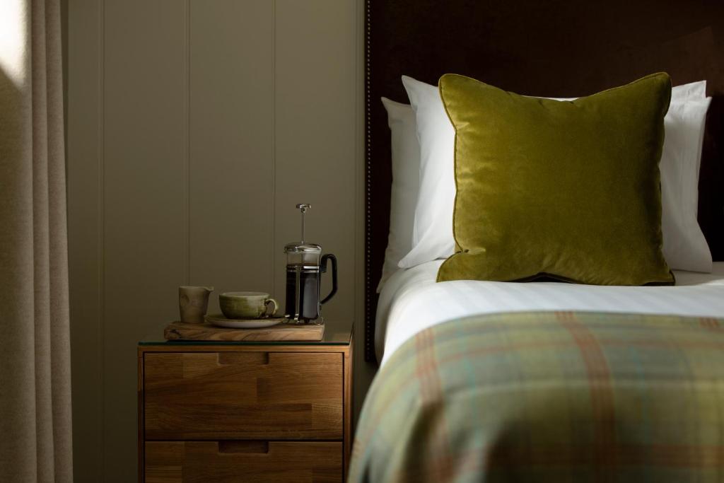 Postel nebo postele na pokoji v ubytování Isle Of Mull Hotel and Spa