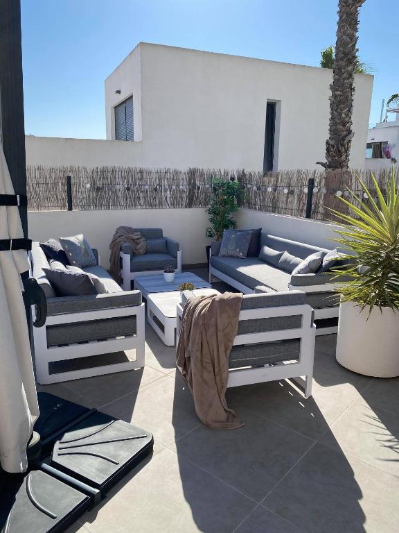 A seating area at Casa Mordi