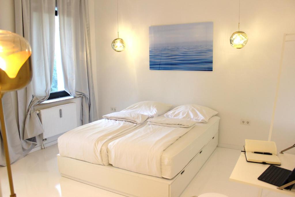 Cama o camas de una habitación en Shared a-partment • Möbliertes Zimmer in Köln - Ehrenfeld !
