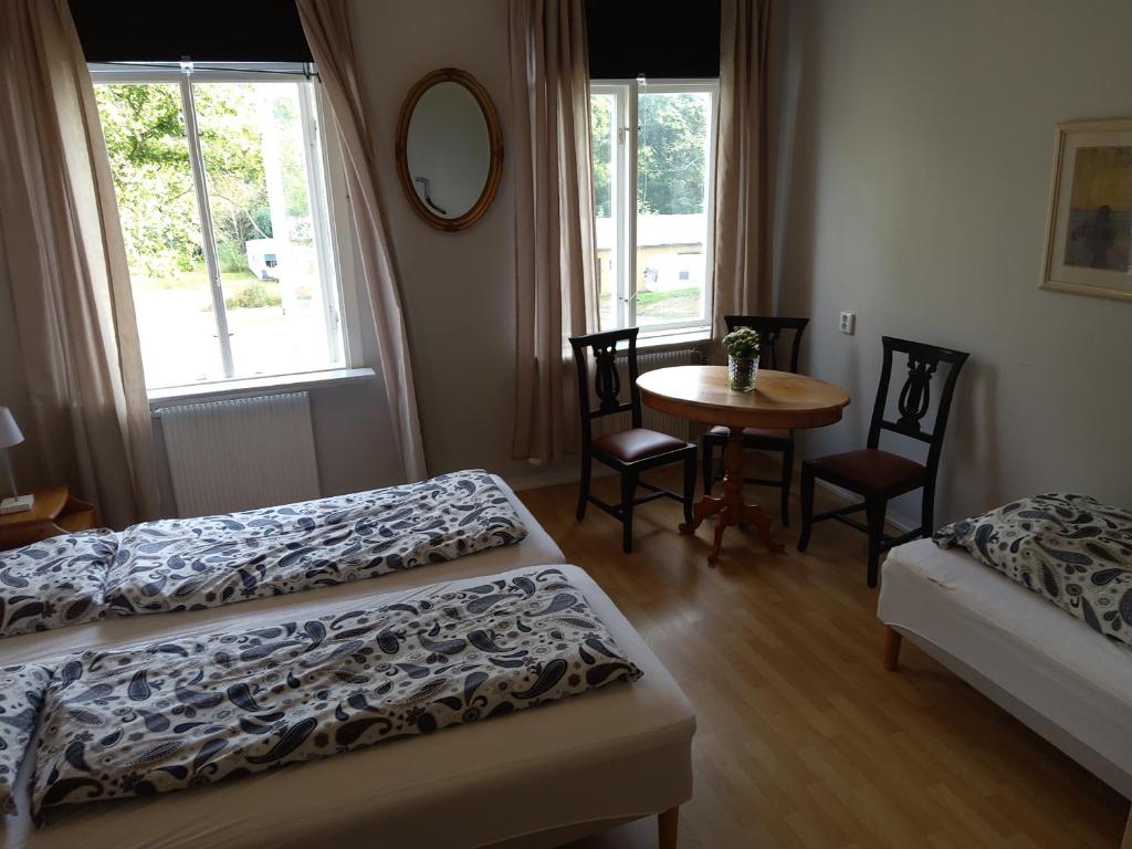 Hunnebergs Gård Hostel & Camping - Triple Salle De Base