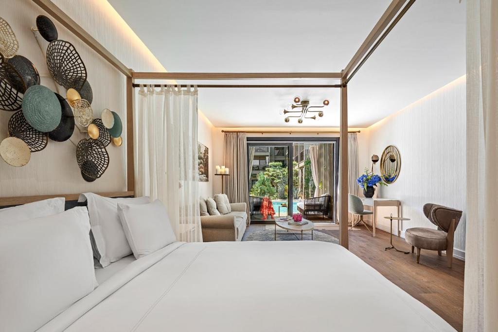 Laguna Suite Swim Up Terrace