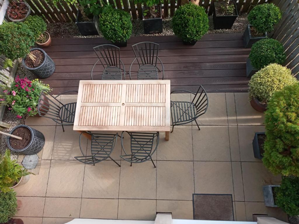 Zahrada ubytování 47 Wetherby Way, 3 bedrooms, sleeps 6, easy walk to town, Parking, Self Catering, Great View
