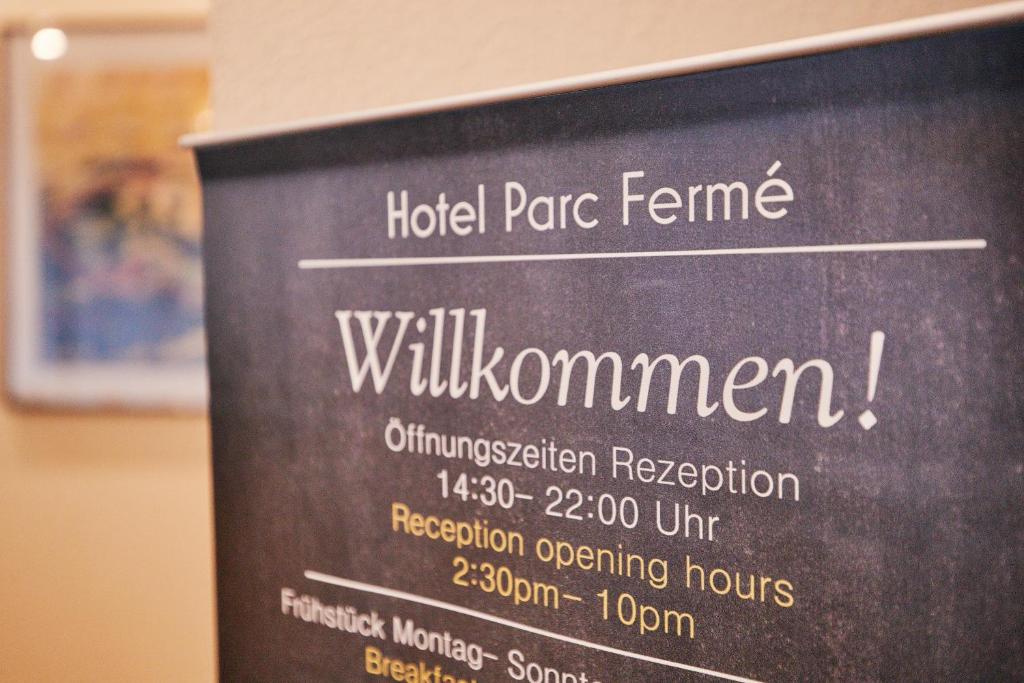 Certifikát, hodnocení, plakát nebo jiný dokument vystavený v ubytování Hotel Parc Fermé am Nürburgring
