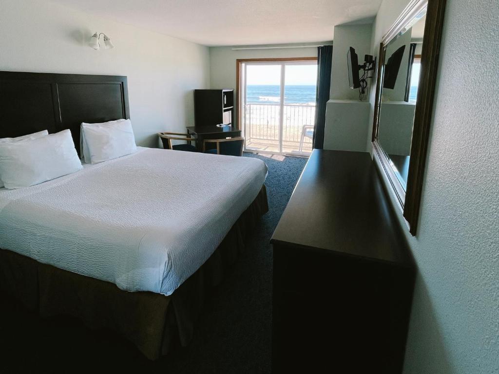 Sandcastle Beachfront - King Room With Balcony - Secondo Piano