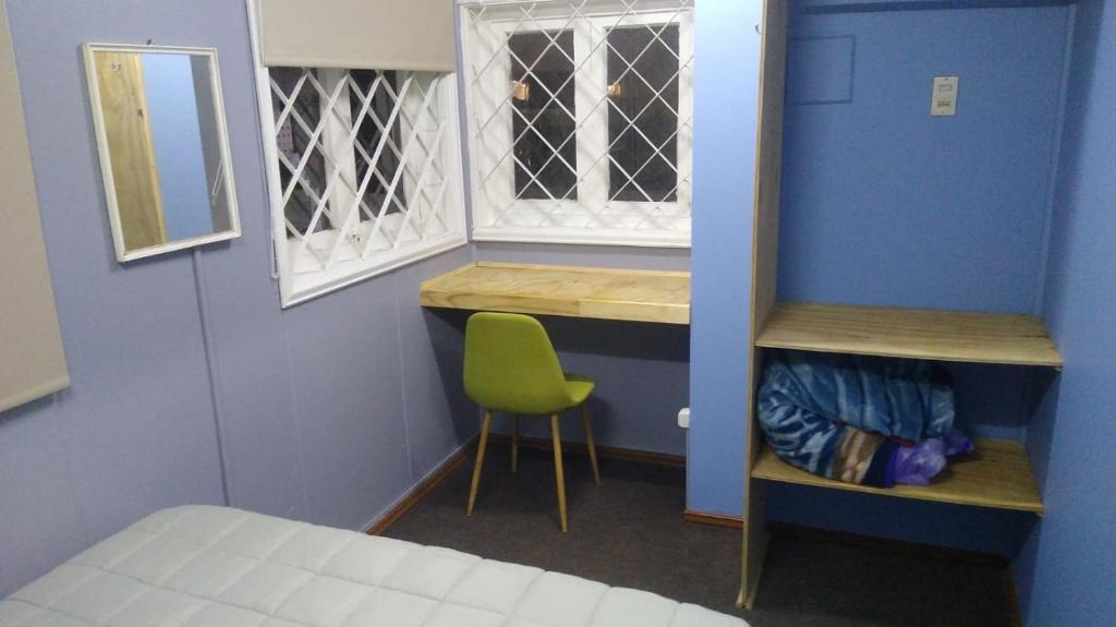Postel nebo postele na pokoji v ubytování Islanet Hostel & Bar