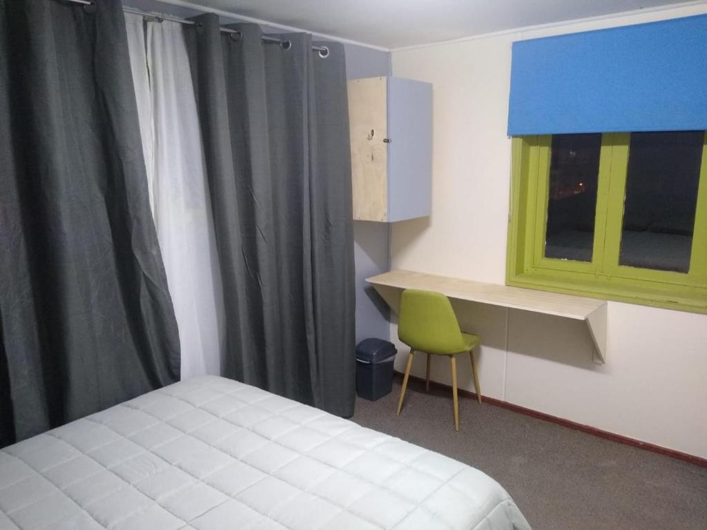Postel nebo postele na pokoji v ubytování Islanet Hostel & Bar