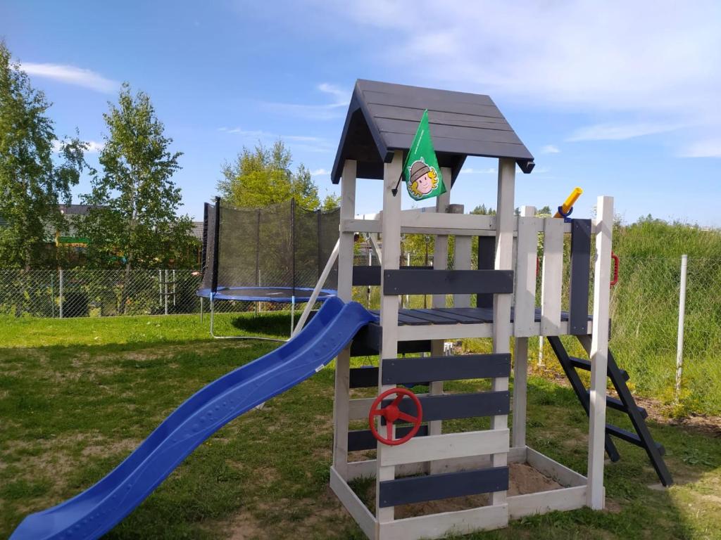 Herní místnost nebo prostor pro děti v ubytování Vela Sarbinowo