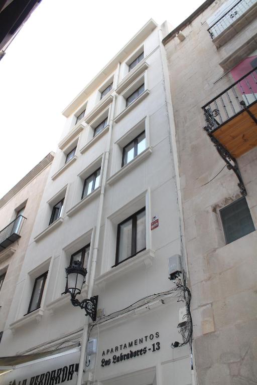 Labradores 13, Alicante – Updated 2023 Prices