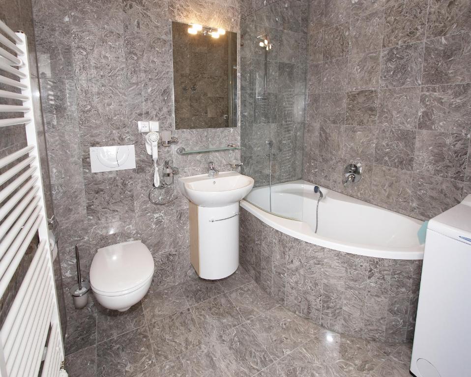 Residence U Cerné Veže Ceské Budejovice - Resim 41