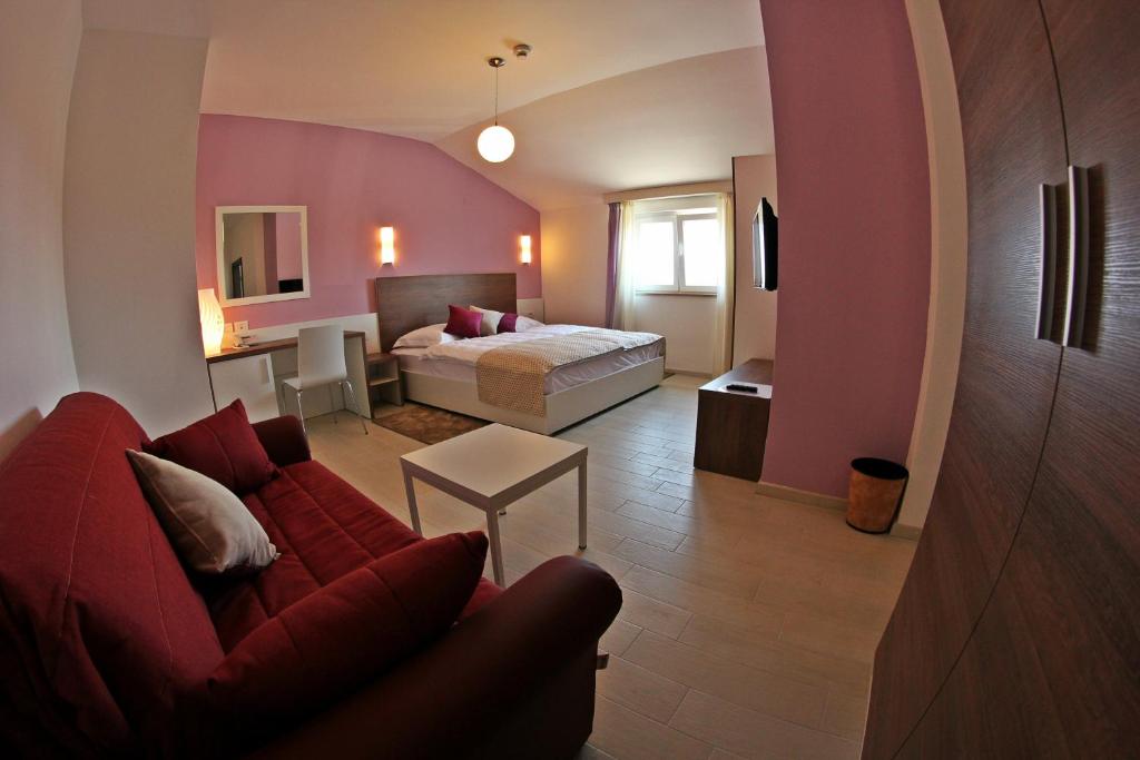 Villa Badi - Habitación Familiar Con Balcón