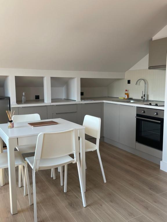 Agora LX Studios & Suites - Housity