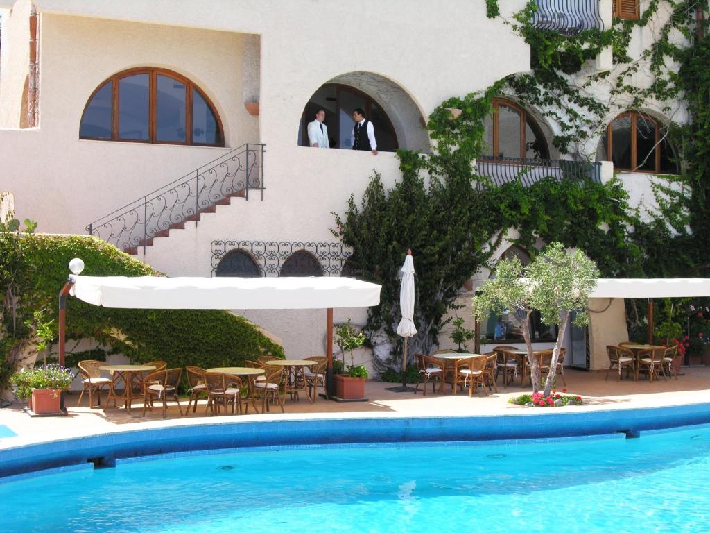 Bazén v ubytování Hotel Carasco nebo v jeho okolí