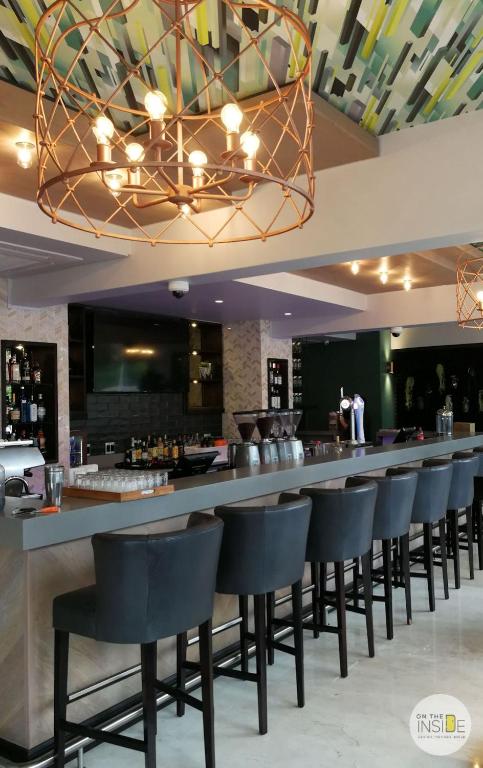 Nápoje v ubytování Belaire Suites Hotel