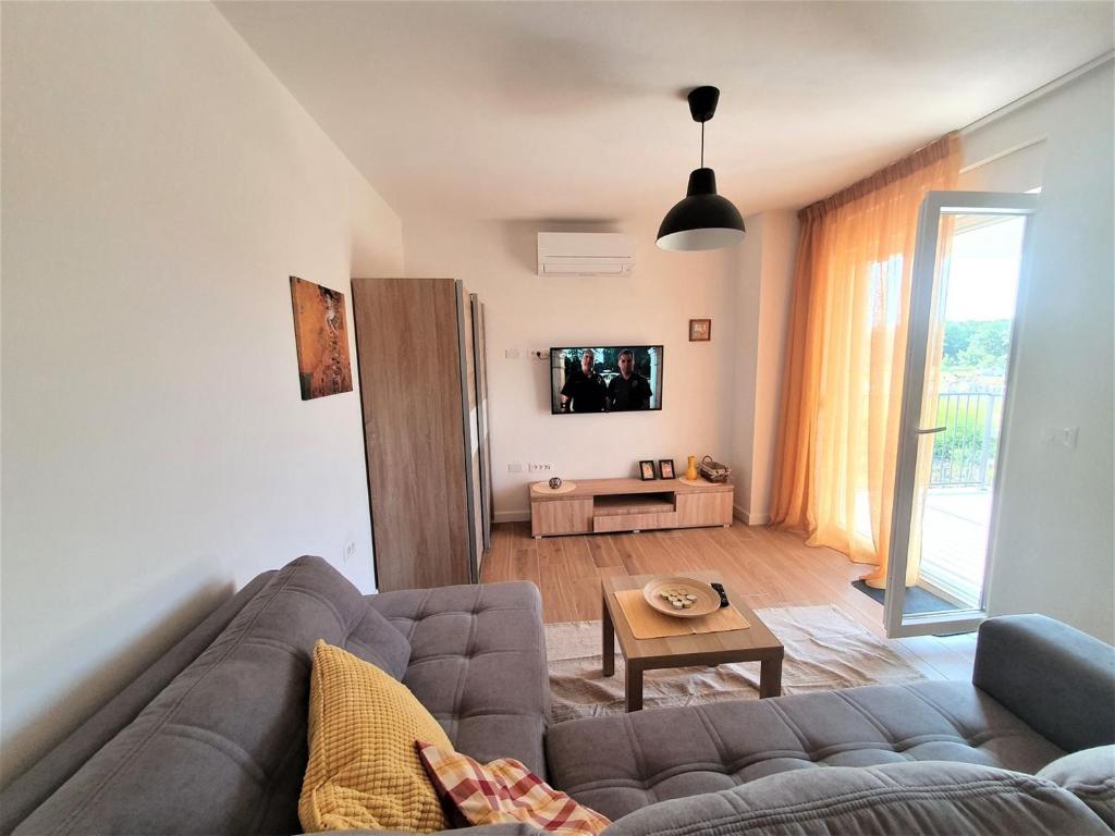 Fotografie z fotogalerie ubytování House Lucija Family apartments for max 6 persons with pool in Poreč v Poreči