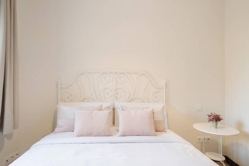 Postel nebo postele na pokoji v ubytování Stay U-nique Apartments Pasteur