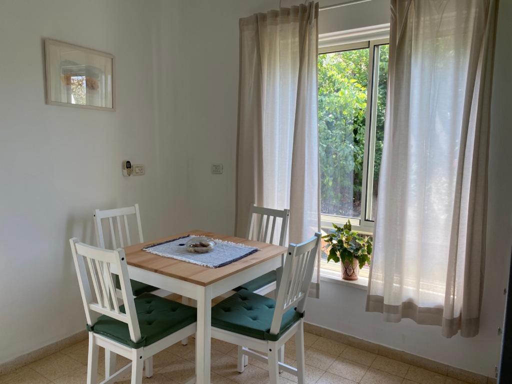 Fotografie z fotogalerie ubytování Maple's Place - אירוח מייפל v destinaci Roš Pinna