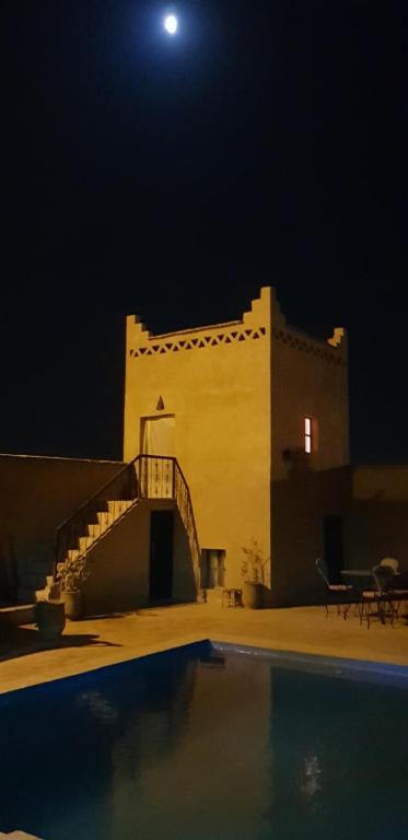 Bazén v ubytování Riad Dar Bergui nebo v jeho okolí