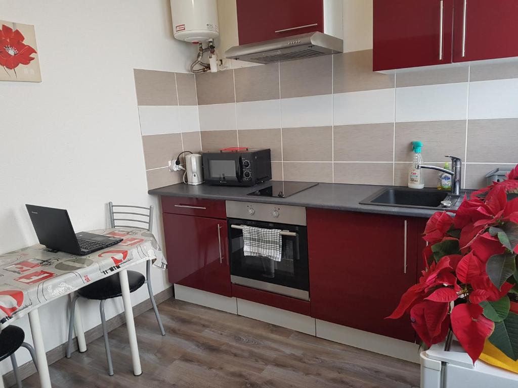 Kuchyň nebo kuchyňský kout v ubytování Maison Saint Matteo