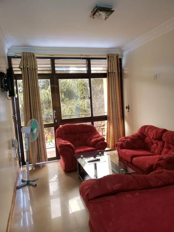 Posezení v ubytování Crown Suites Ltd Mbale