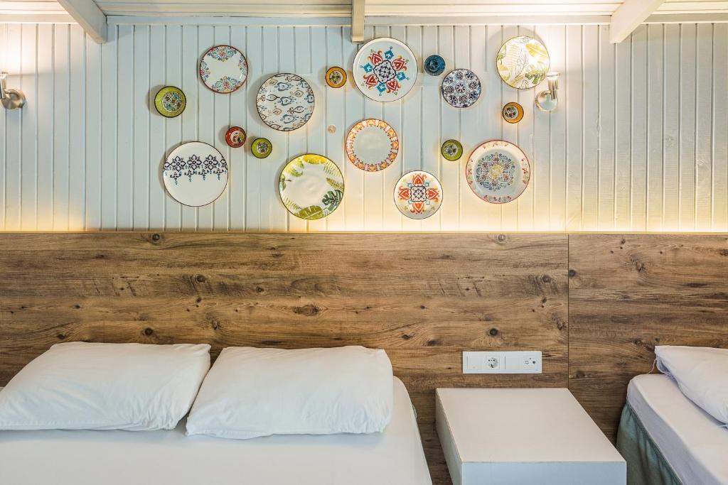 Postel nebo postele na pokoji v ubytování Leda Beach Hotel