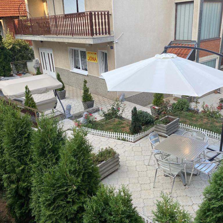 Zahrada ubytování Apartment "JONA "