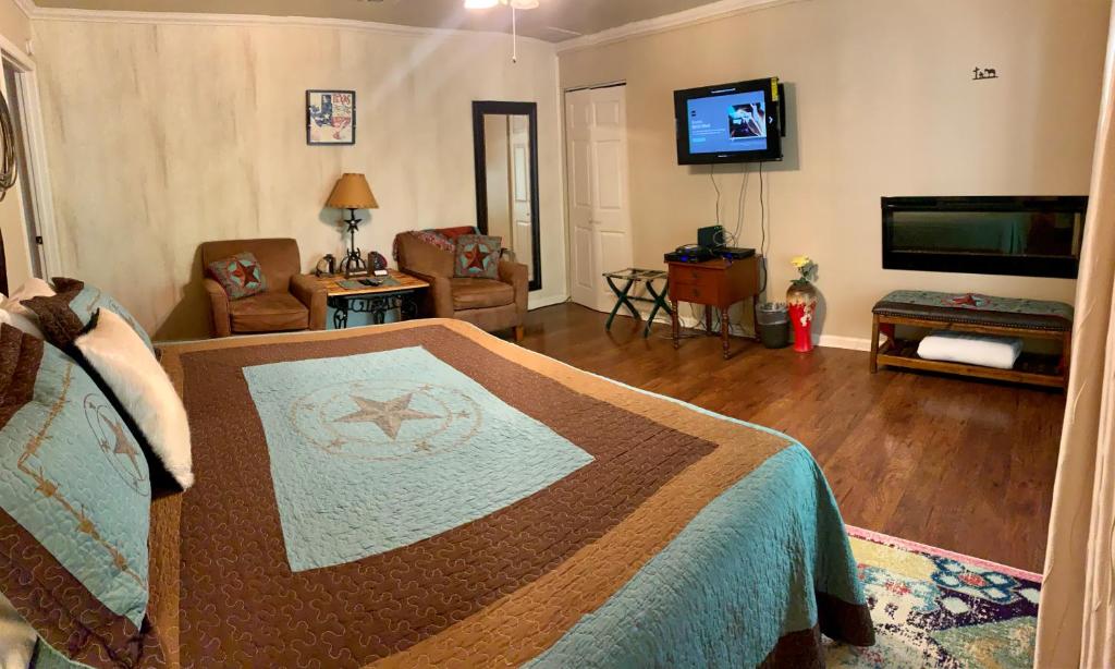 Lamb's Rest Inn - King Room
