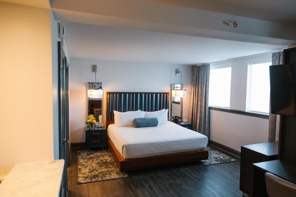 Hotel Legends photo