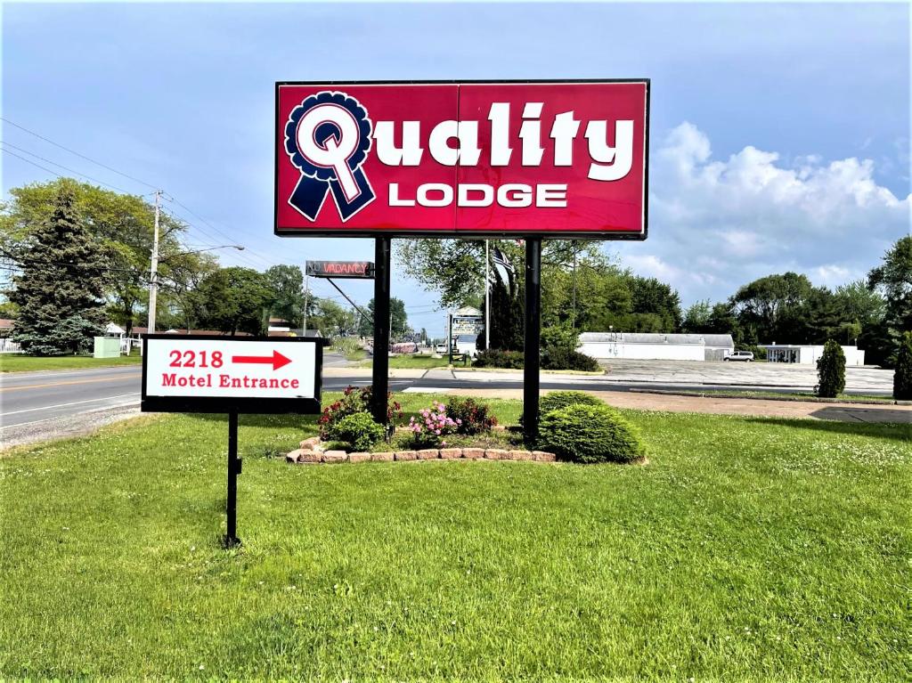 Quality Lodge Sandusky - Housity