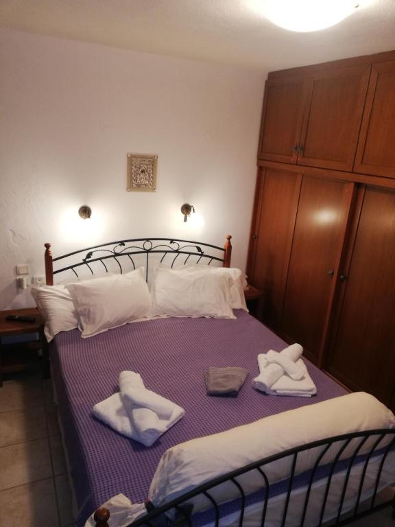 Postel nebo postele na pokoji v ubytování Samothraki