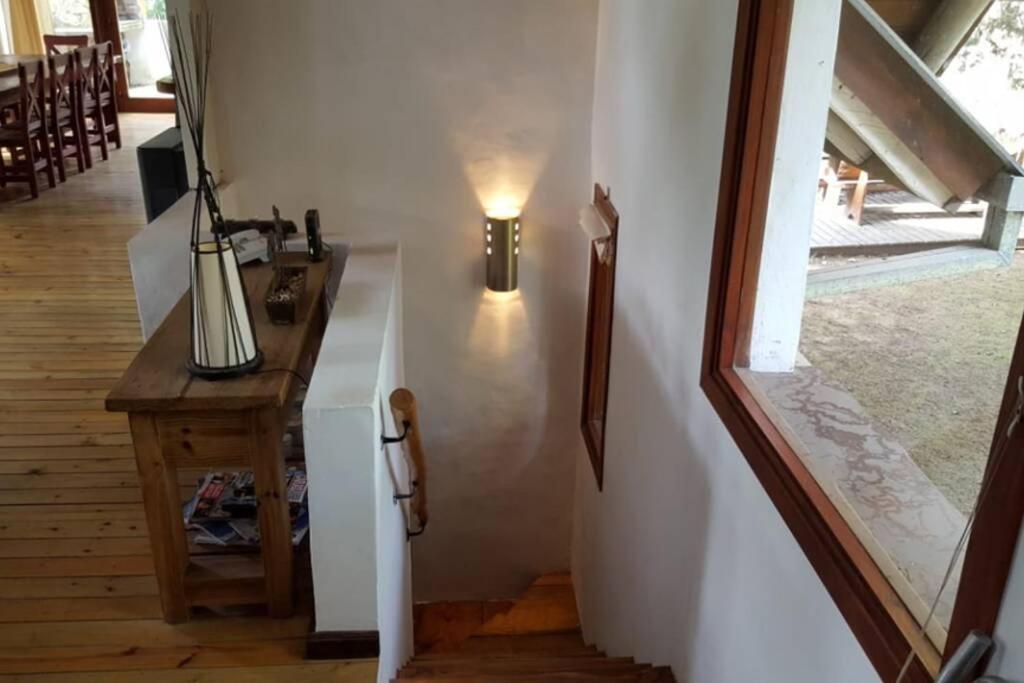 Carilo Hermosa cabaña en medio del bosque!!! - Casa De Cuatro Dormitorios