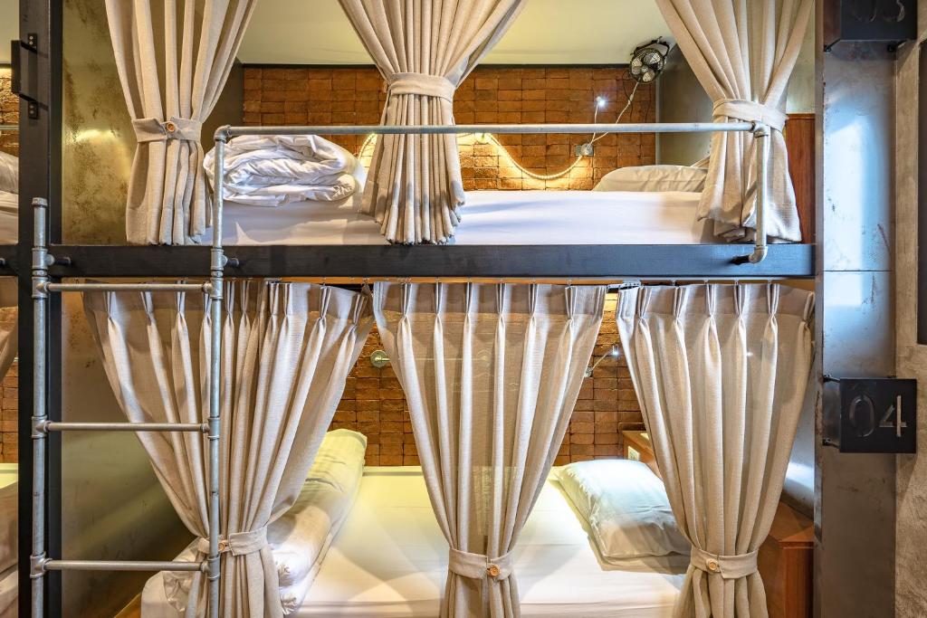 Siam Plug In Hostel 6