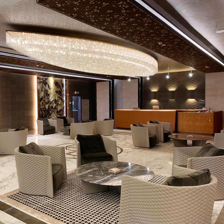 Posezení v ubytování The Bentley Luxury Hotel & Suites