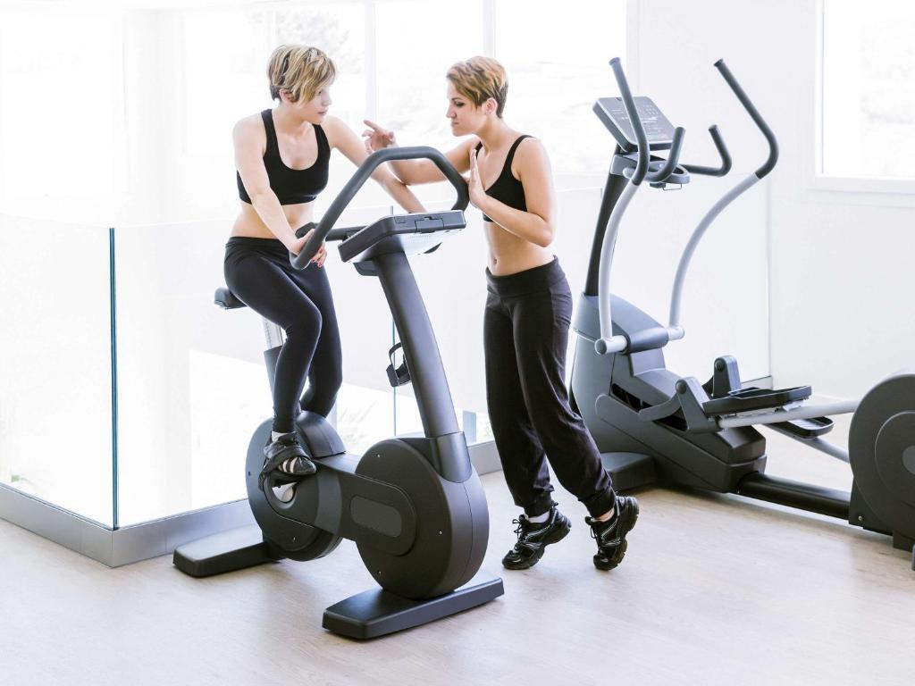 Fitness centrum a/nebo fitness zařízení v ubytování Novotel Clermont-Ferrand