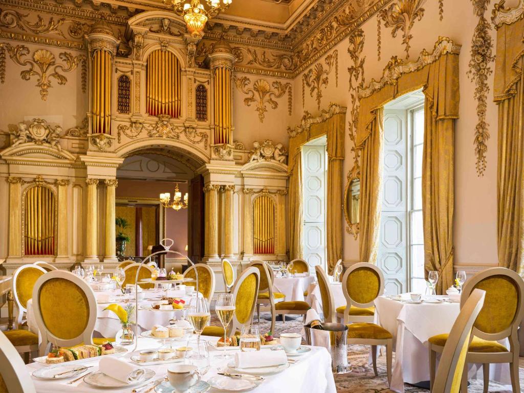 Restaurace v ubytování Carton House A Fairmont Managed hotel