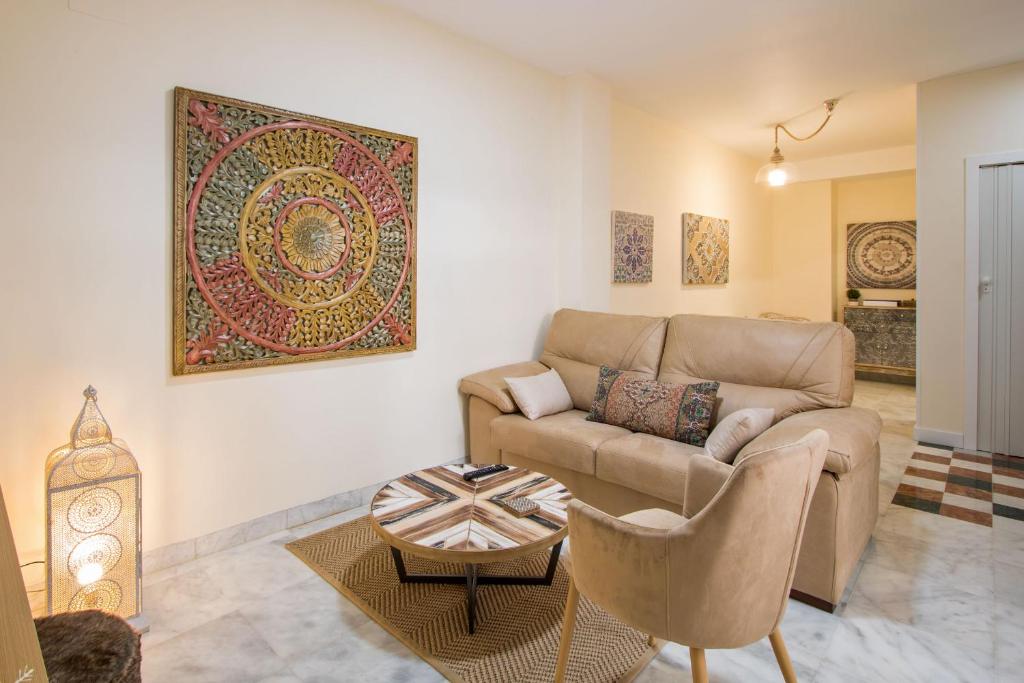 Charming Corners Romero - Housity