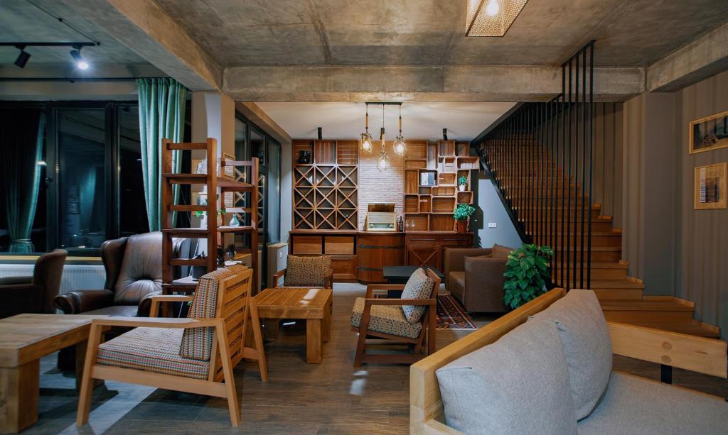 Posezení v ubytování Northgate Hotel Kazbegi