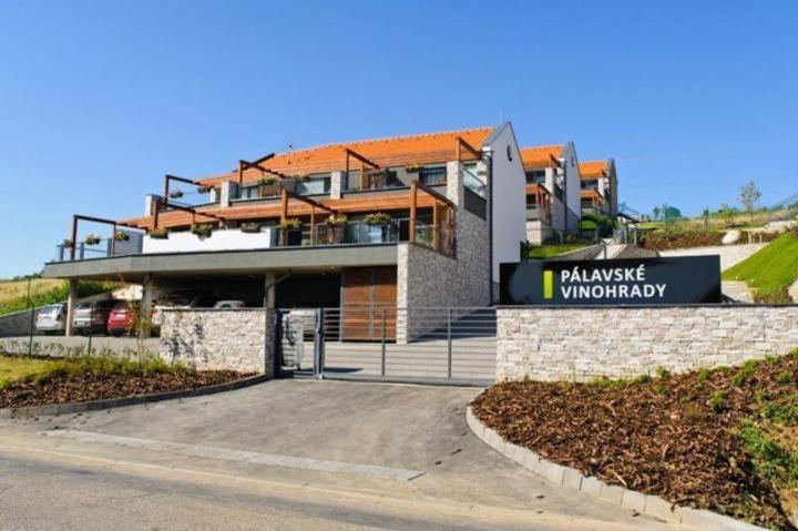 Budova, kde se apartmán nachází