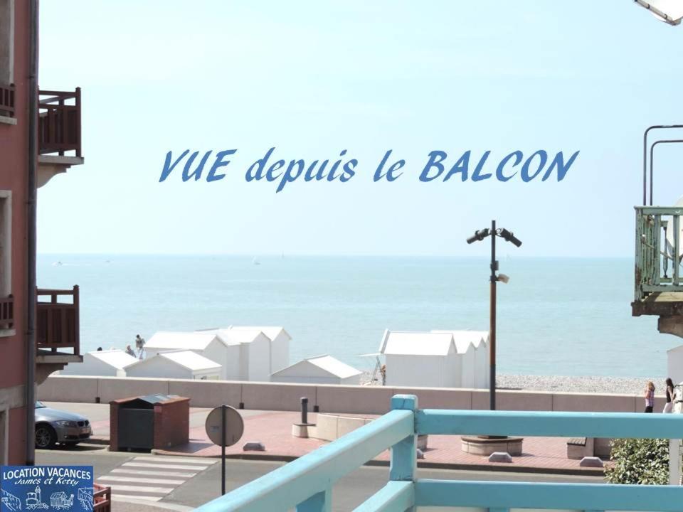 メール・レ・バンにあるVilla Mes Souvenirs 1er étage Wifi Lit faitの海を背景にビーチを望む