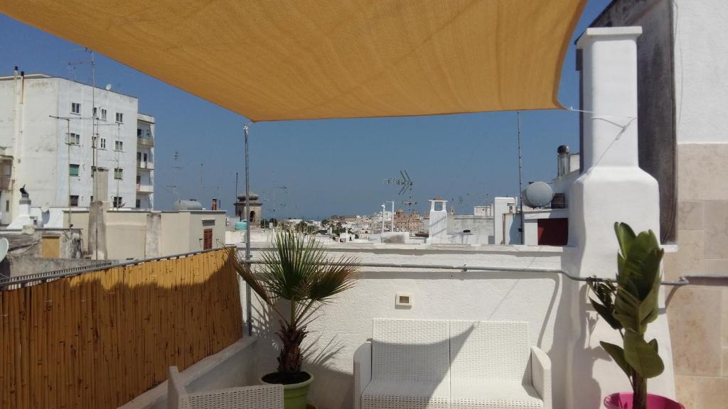 A balcony or terrace at Ostuni Guest House