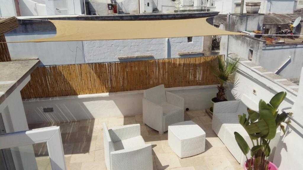 A seating area at Ostuni Guest House