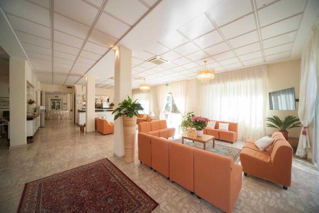 A seating area at Hotel Romagna