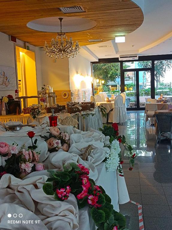 Hotel Garisenda B&B - in Centro a Riccione - - Resim 37
