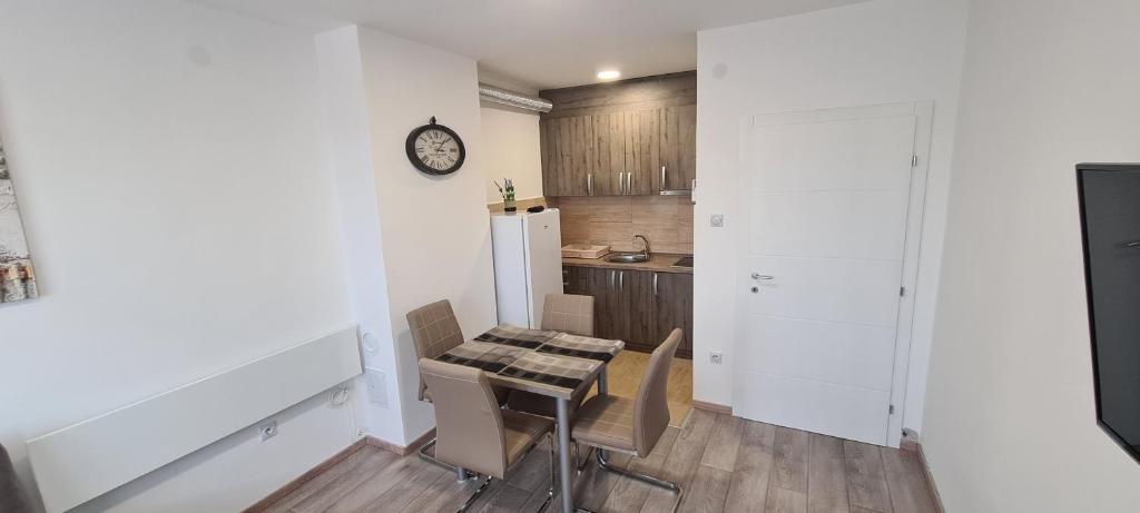 Kuhinja ili čajna kuhinja u objektu Apartmani Lavanda