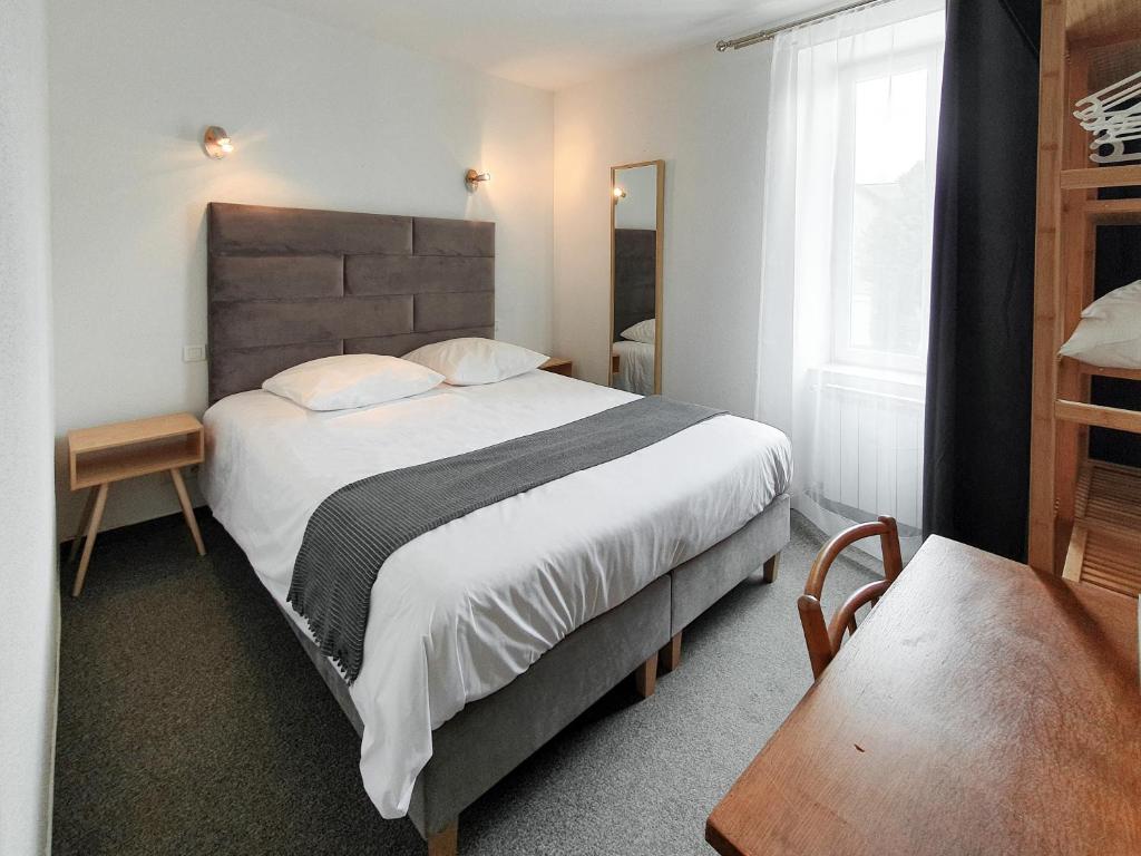 Hôtel Les Tilleuls de Pareloup à Salles-Curan - Habitación Doble