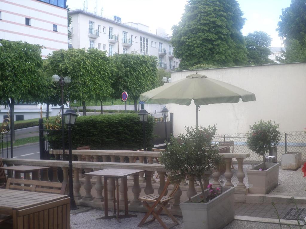 Fotografie z fotogalerie ubytování Hôtel Marie Louise v destinaci Enghien-les-Bains