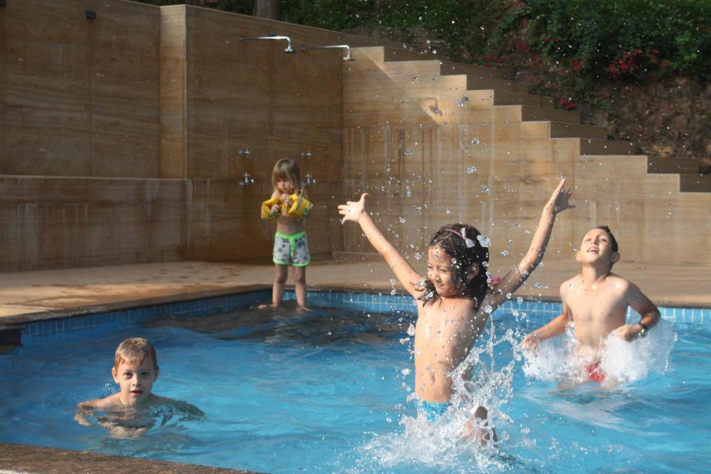 A piscina em ou perto de Nirvana Hill Resort