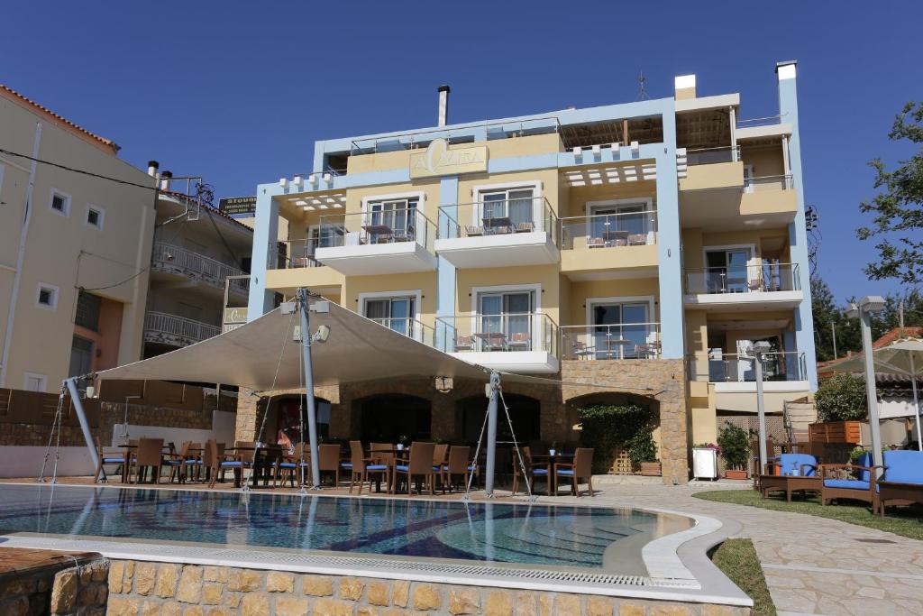 Bazén v ubytování Almira Hotel nebo v jeho okolí