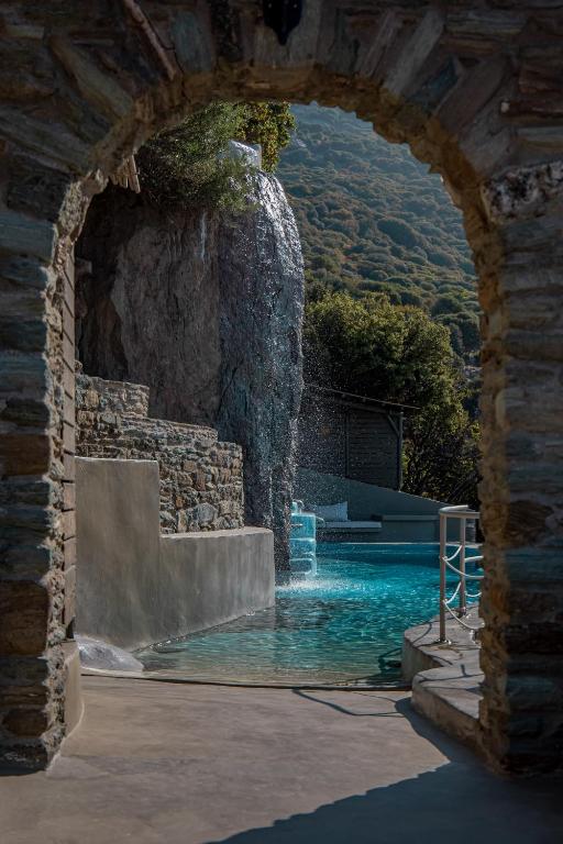 Bazén v ubytování Aegean Castle Andros – Adults Only nebo v jeho okolí