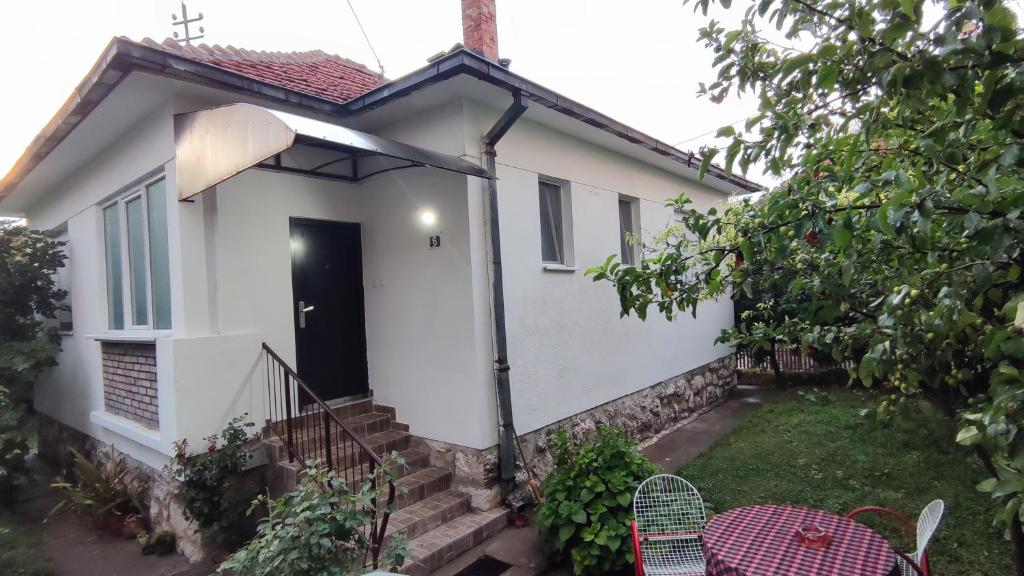 Budova, kde se vila nachází